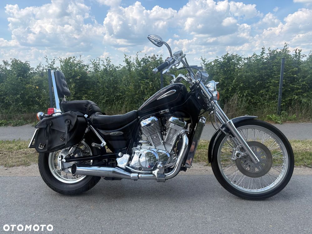 Suzuki Intruder - 16