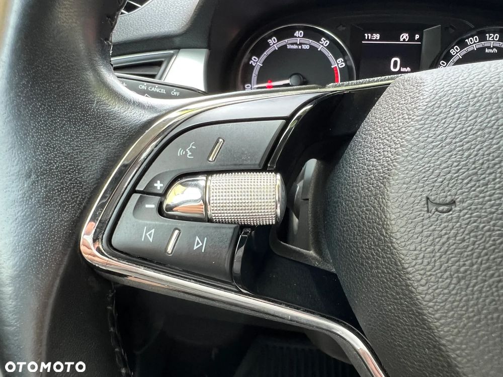 Skoda Fabia 1.0 TSI Style Color DSG - 18