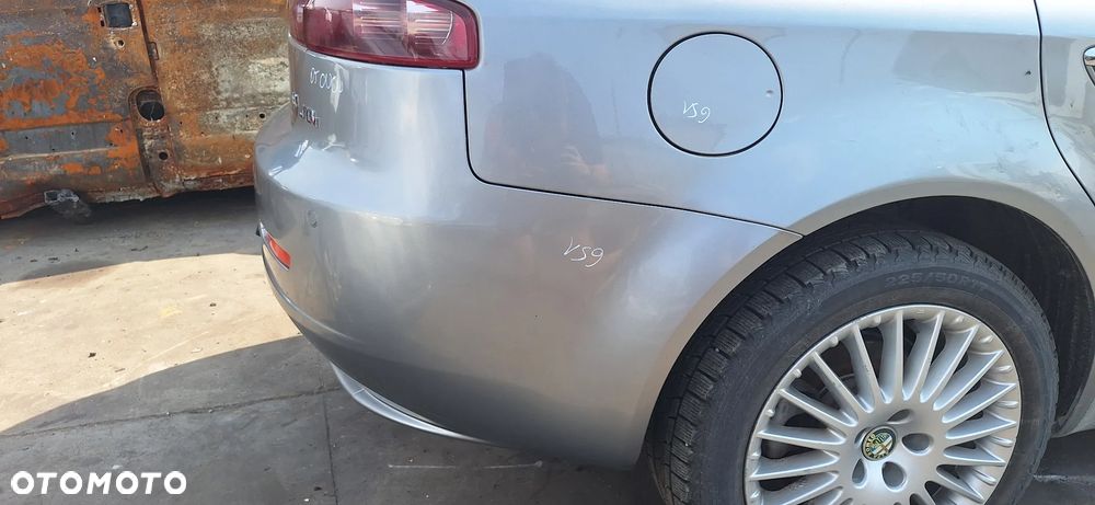 Alfa Romeo 159 Sedan  Zderzak Tył Tylny Pod Pdc Kod Lakieru 651 - 17
