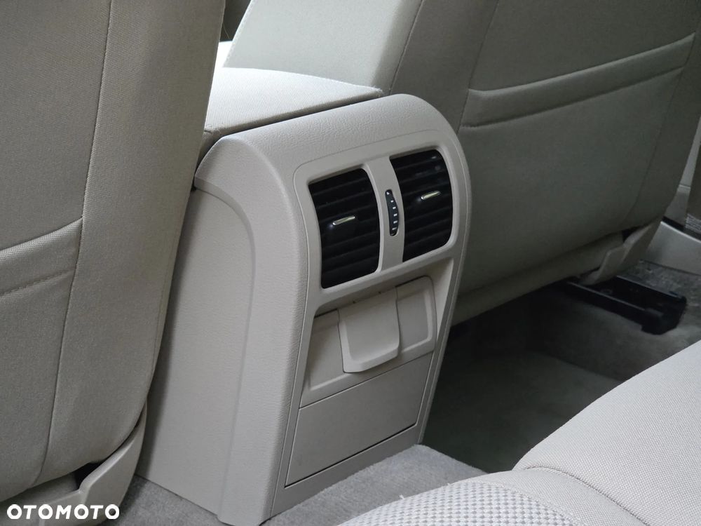 Volkswagen Passat - 16