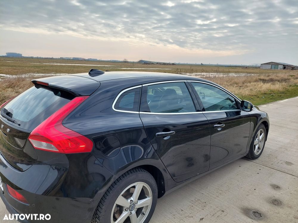Volvo V40 D2 Momentum - 2