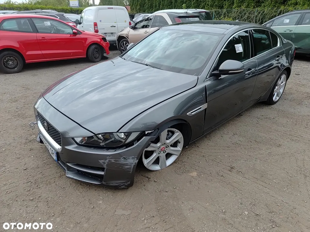 Jaguar XE 20d Prestige - 3