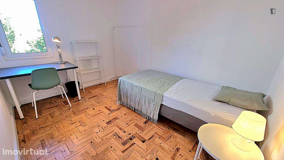Quarto - localizado em Olivais Lisbon - Grande imagem: 2/8