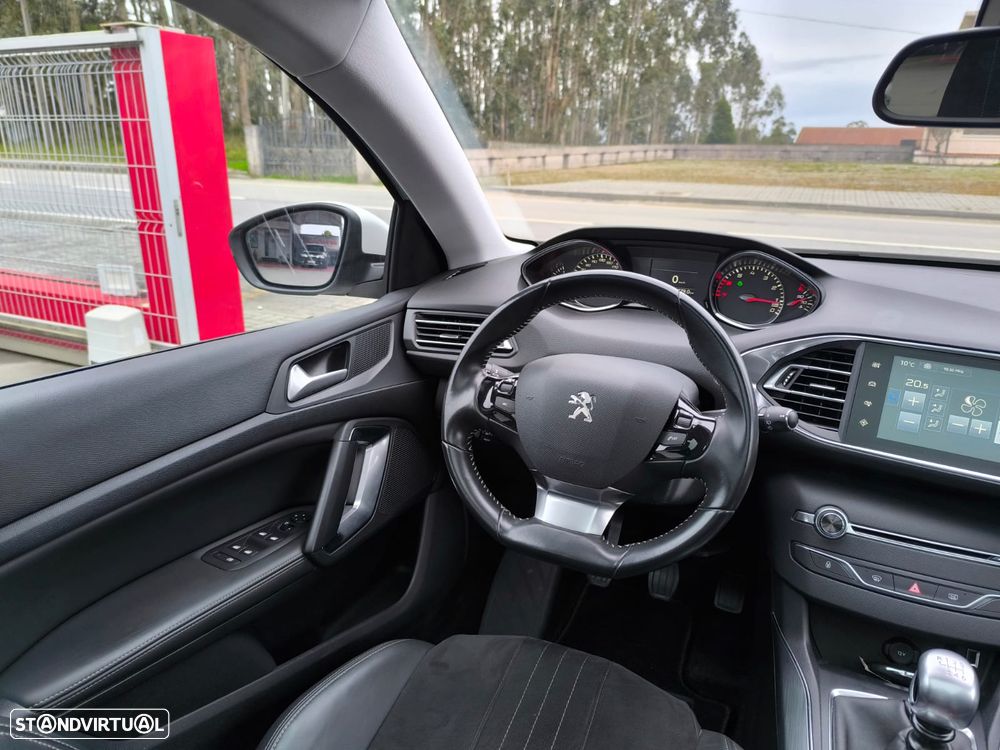 Peugeot 308 PureTech 130 GPF Stop & Start Allure - 32