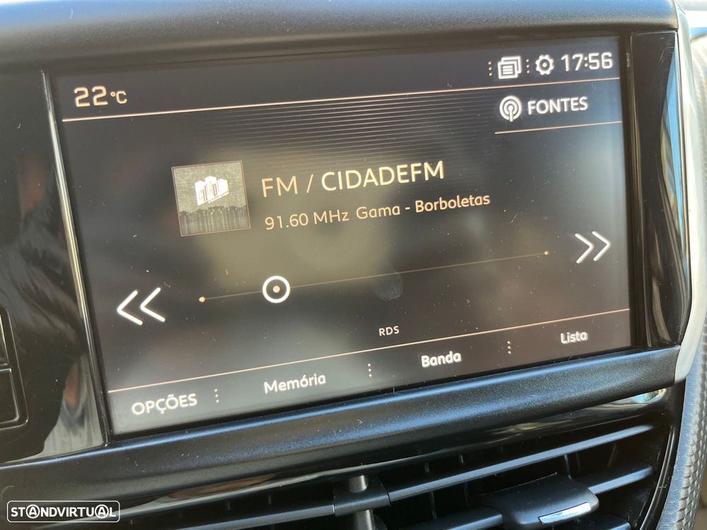 Peugeot 2008 1.5 BlueHDi Signature - 28