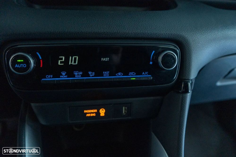 Toyota Yaris 1.5 HDF Comfort Plus - 10
