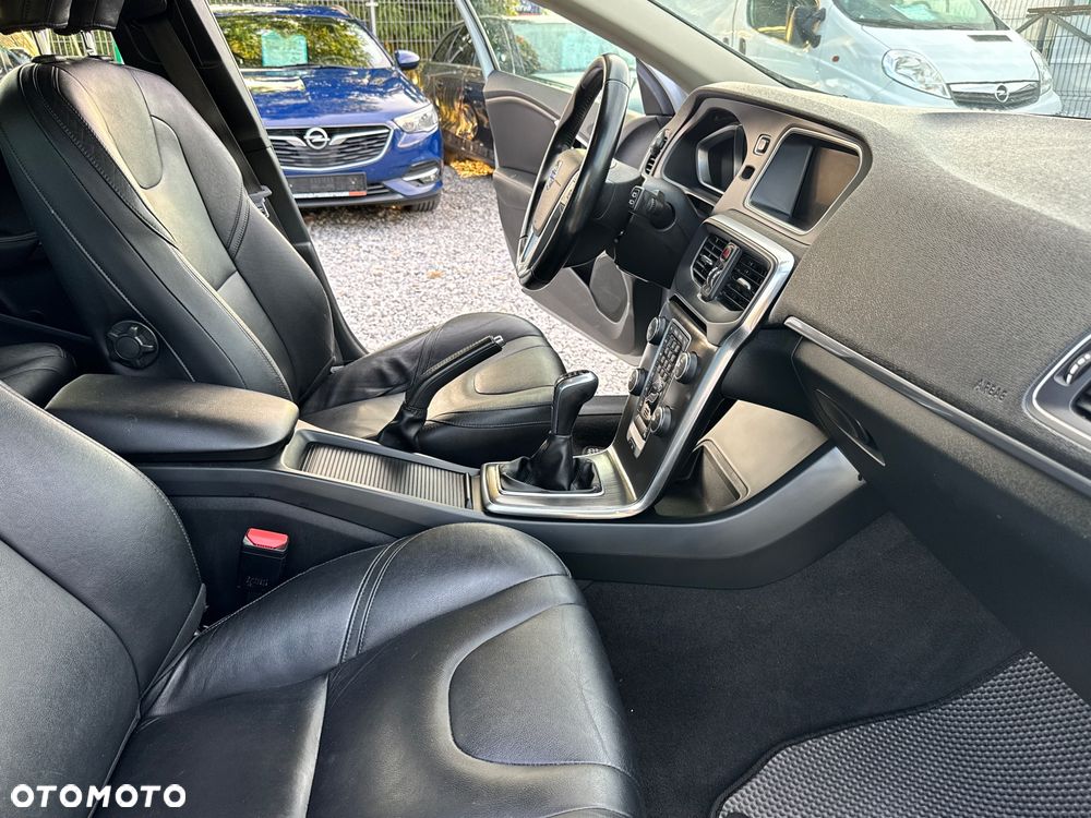 Volvo V40 D2 Momentum - 21