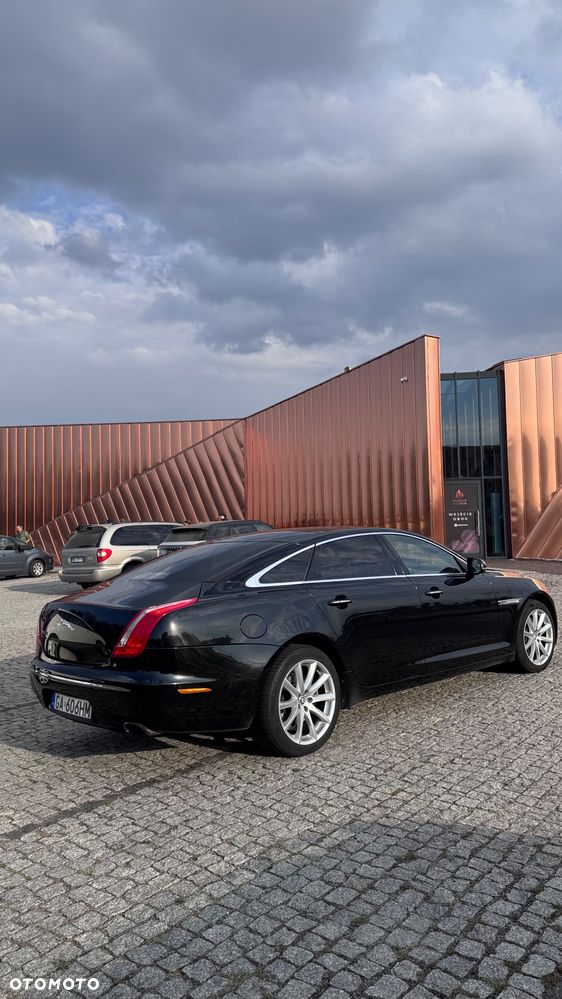 Jaguar XJ 3.0 D V6 LWB Premium Luxury - 5