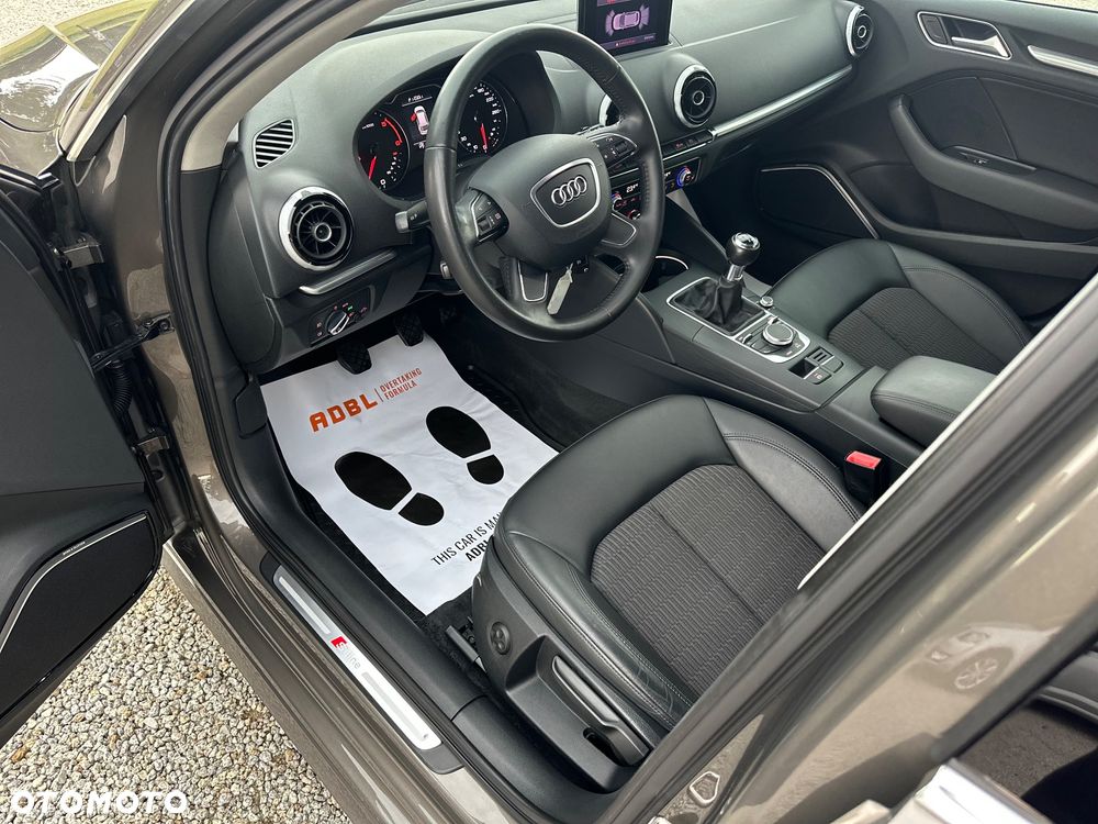 Audi A3 Sportback 2.0 TDI S line Sportpaket - 14