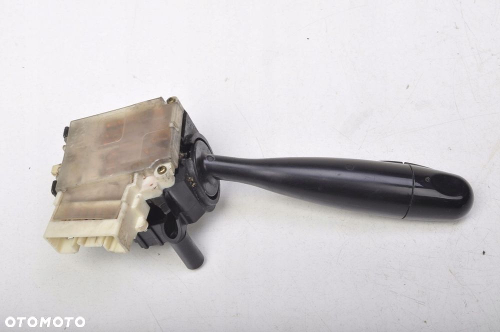 TOYOTA YARIS I MANETKA KIERUNKOWSKAZÓW - 3