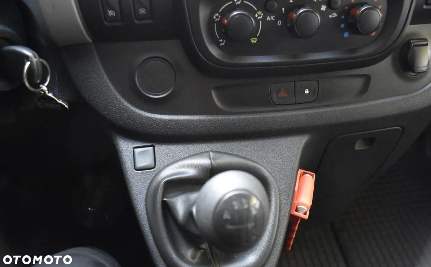 Renault Trafic - 25