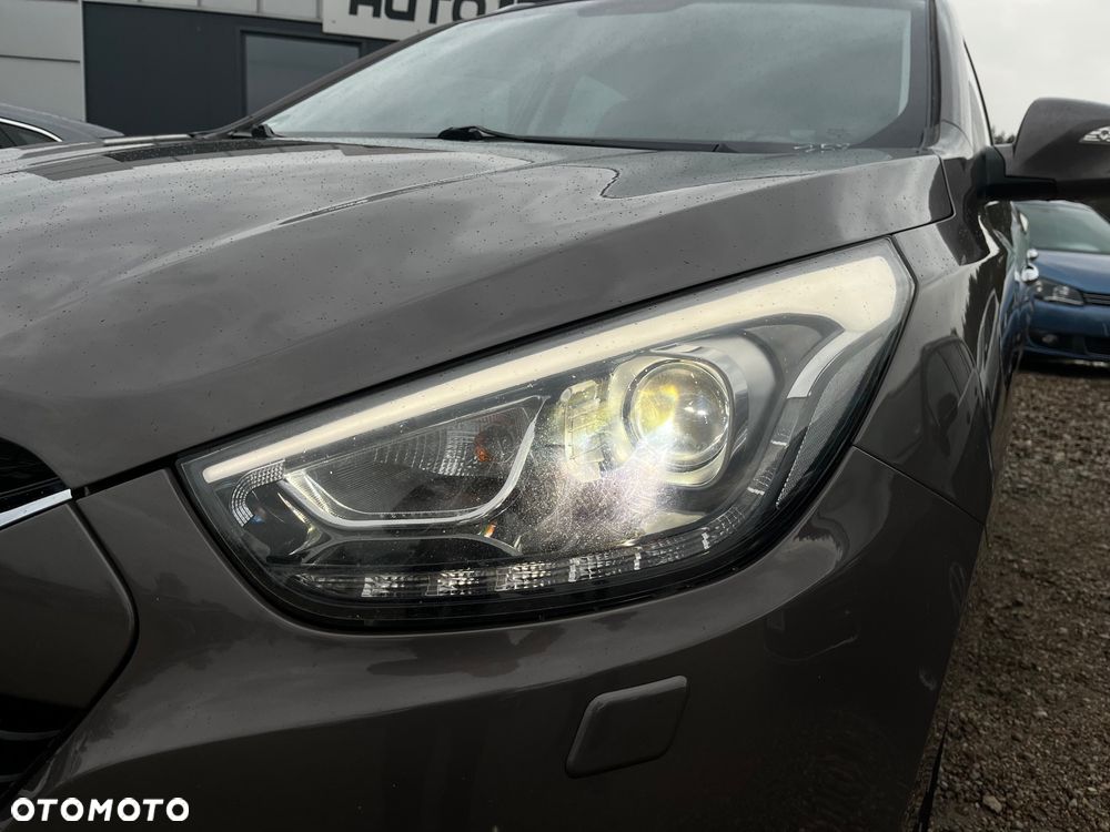 Hyundai ix35 2.0 CRDi 4WD Fifa World Cup Gold Edition - 36