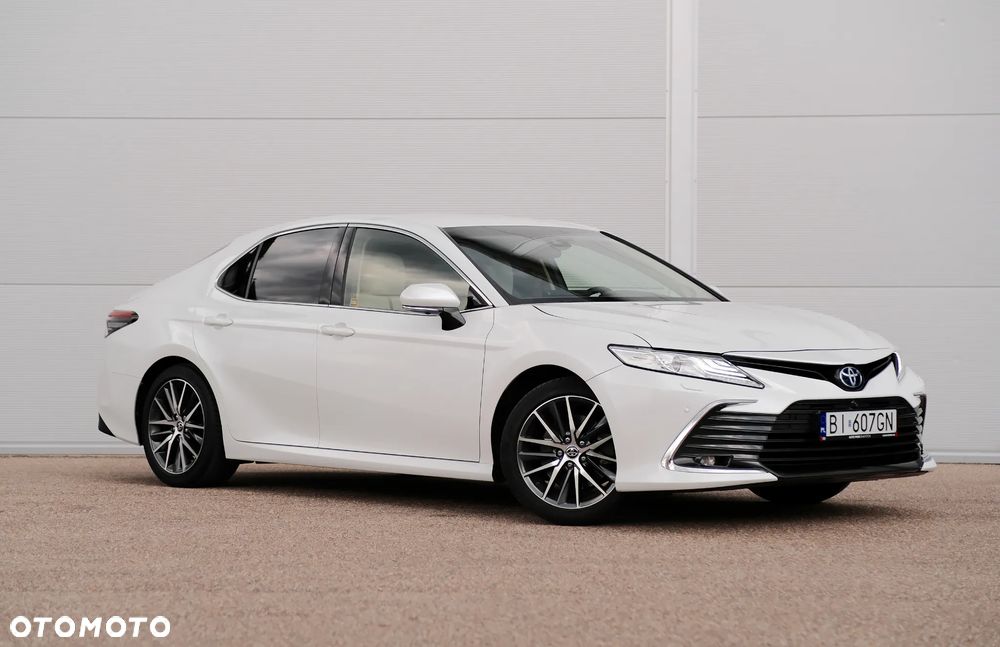Toyota Camry 2.5 Hybrid Executive CVT - 2