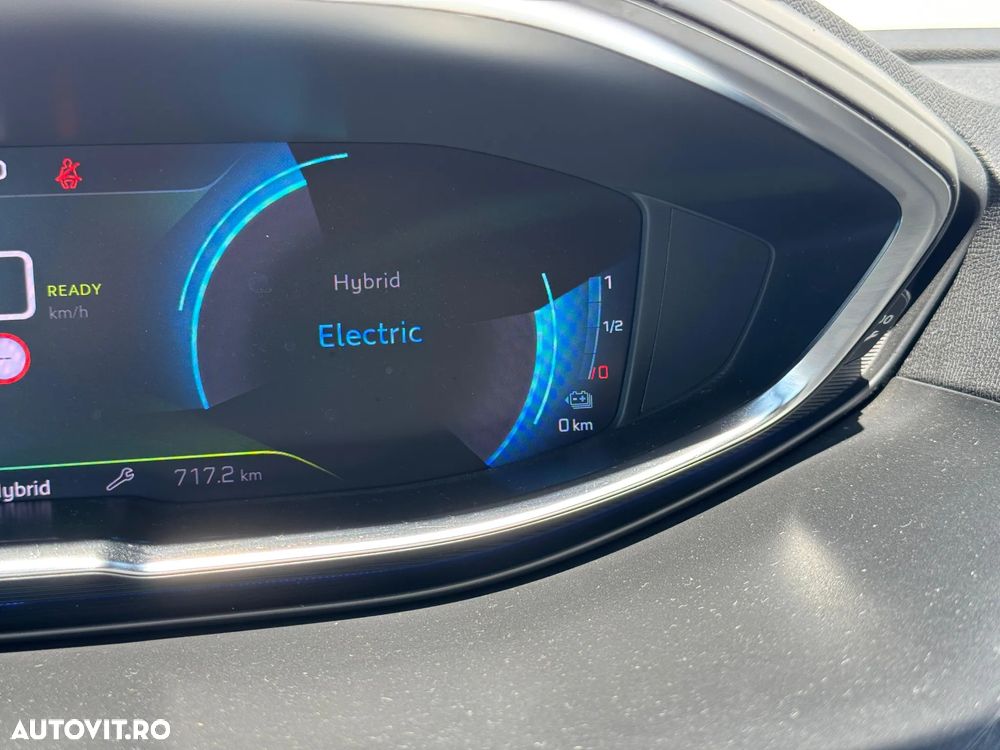 Peugeot 3008 PHEV EAT8 4X4 GT Pack - 24