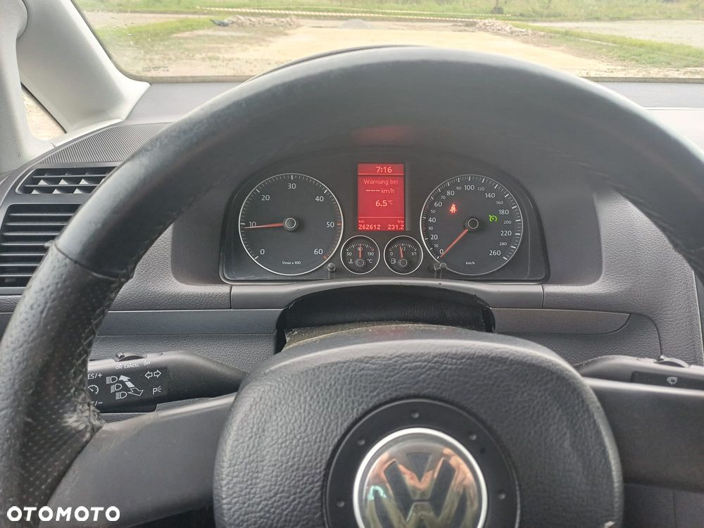 Volkswagen Touran 2.0 TDI Q-Line - 5