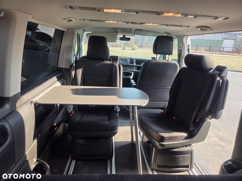Volkswagen Multivan - 12