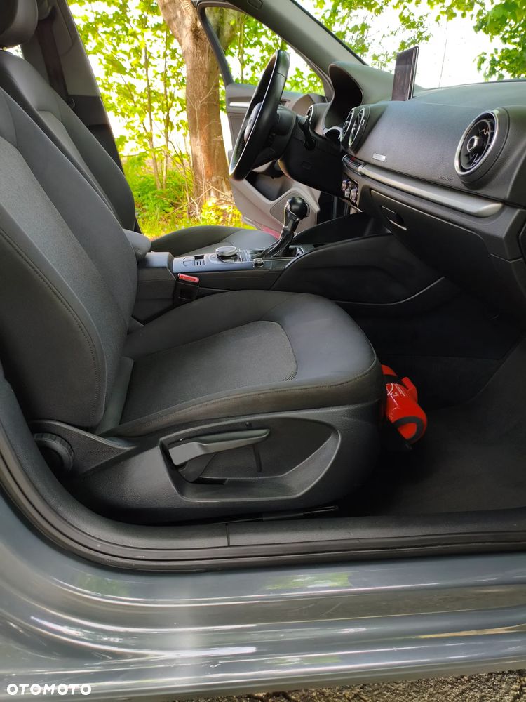 Audi A3 Sportback 35 TFSI S tronic - 34