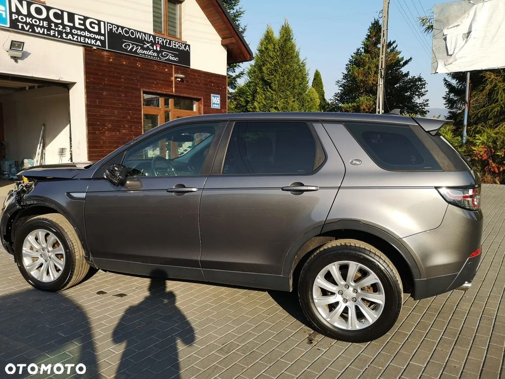 Land Rover Discovery Sport D180 R-Dynamic - 24
