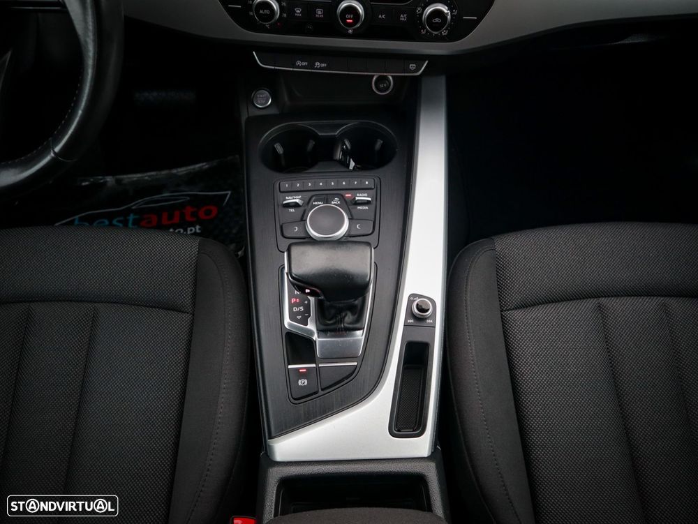 Audi A4 Avant 2.0 TDI Advance S tronic - 35