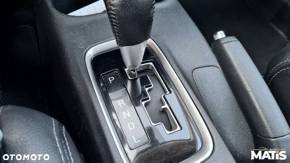 Mitsubishi Outlander - 10