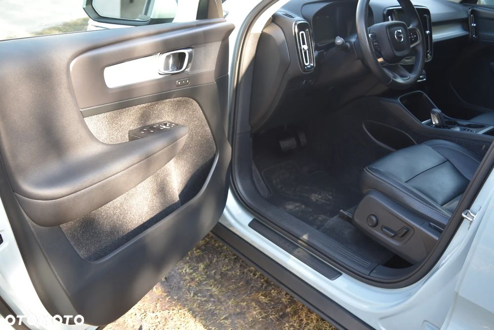 Volvo XC 40 T5 AWD Geartronic Momentum Pro - 19