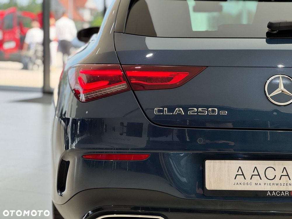 Mercedes-Benz CLA 250 E AMG Line 8G-DCT - 39
