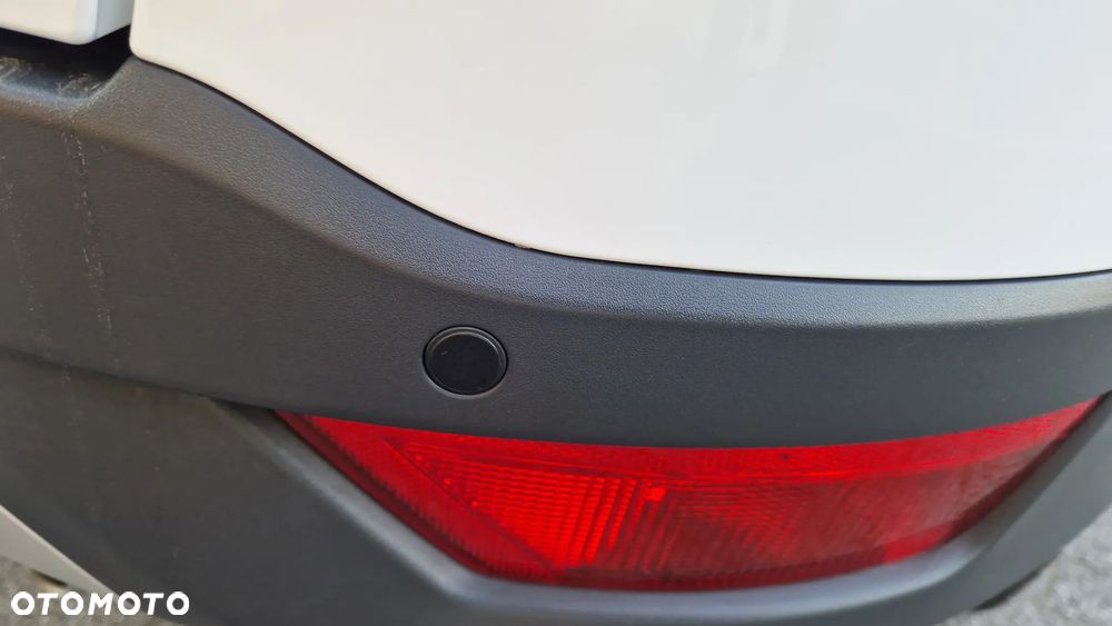 Ford Kuga 2.0 TDCi 2x4 Titanium - 30