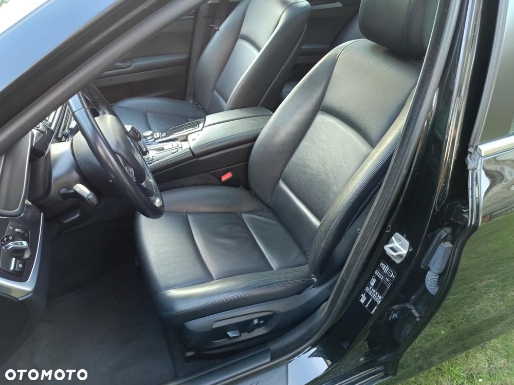 BMW Seria 5 518d - 12