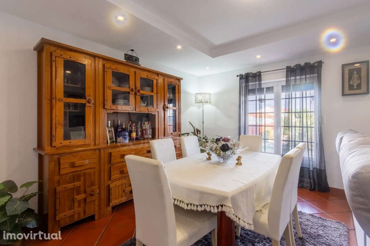 Moradia térrea T4 com anexo e 5.000 m2 de terreno em Geraldes - Grande imagem: 4/50