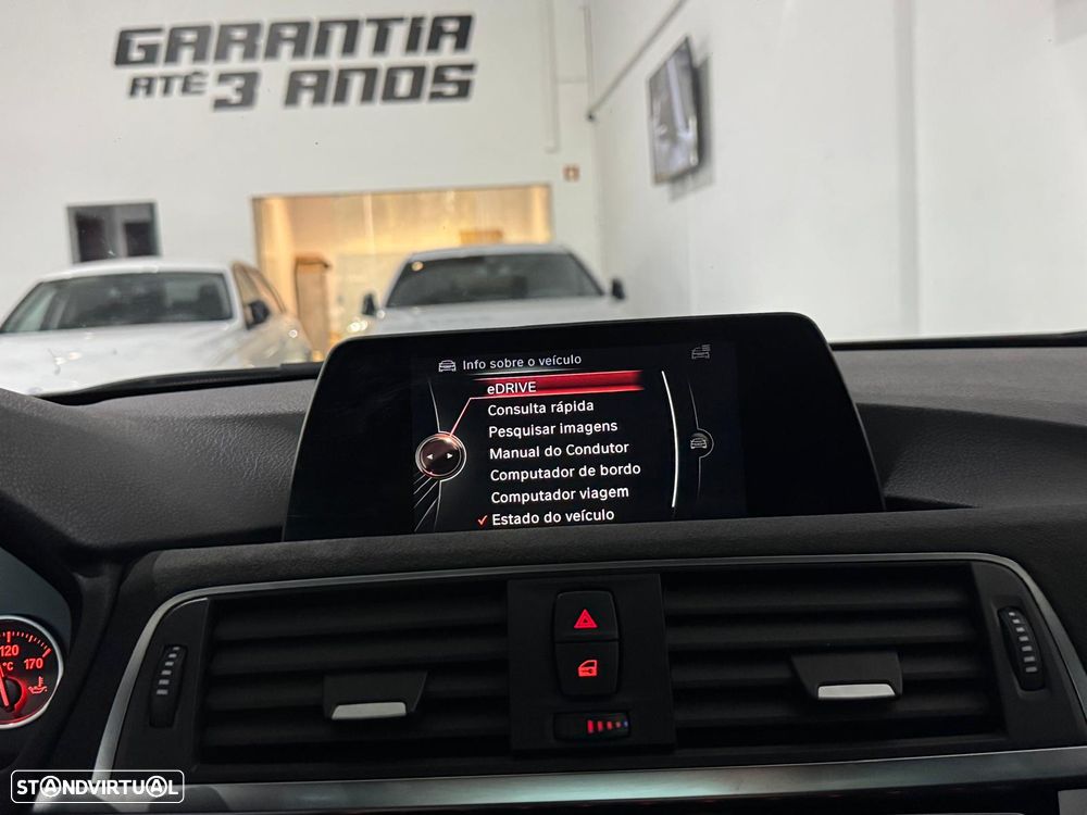 BMW 330 e iPerformance Pack M - 21