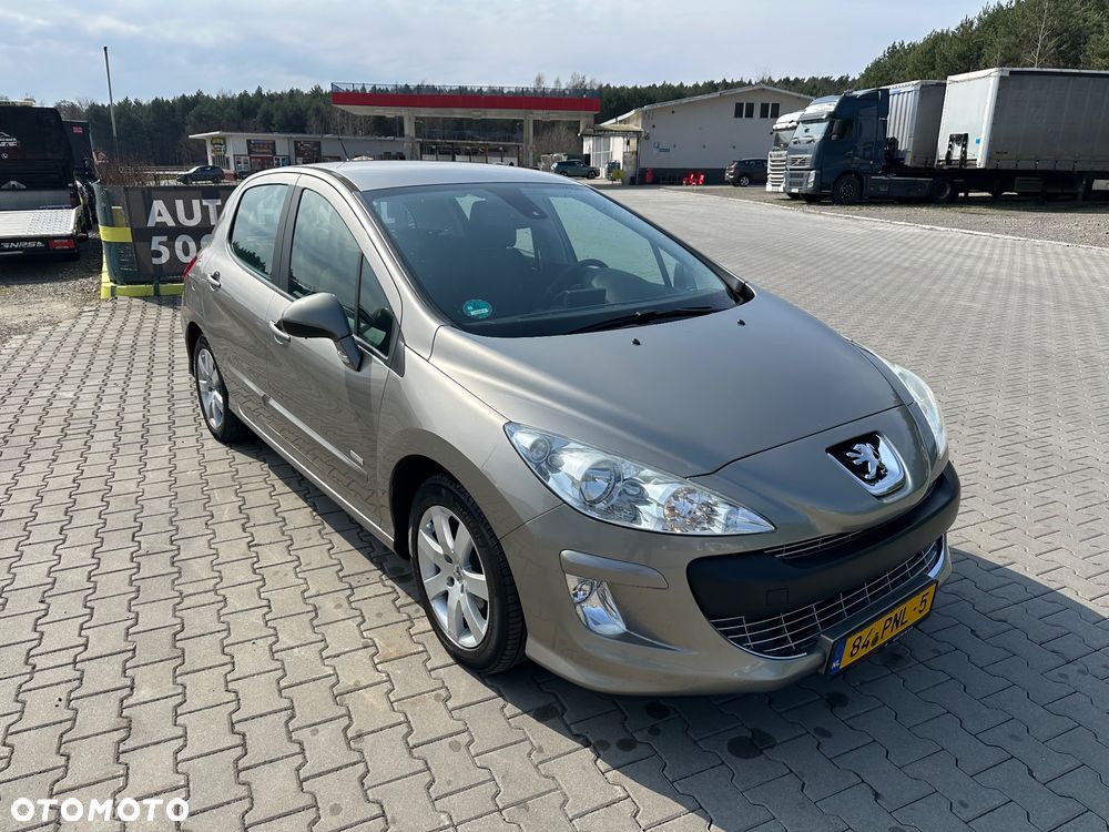 Peugeot 308 120 VTi Millesim 200 - 1