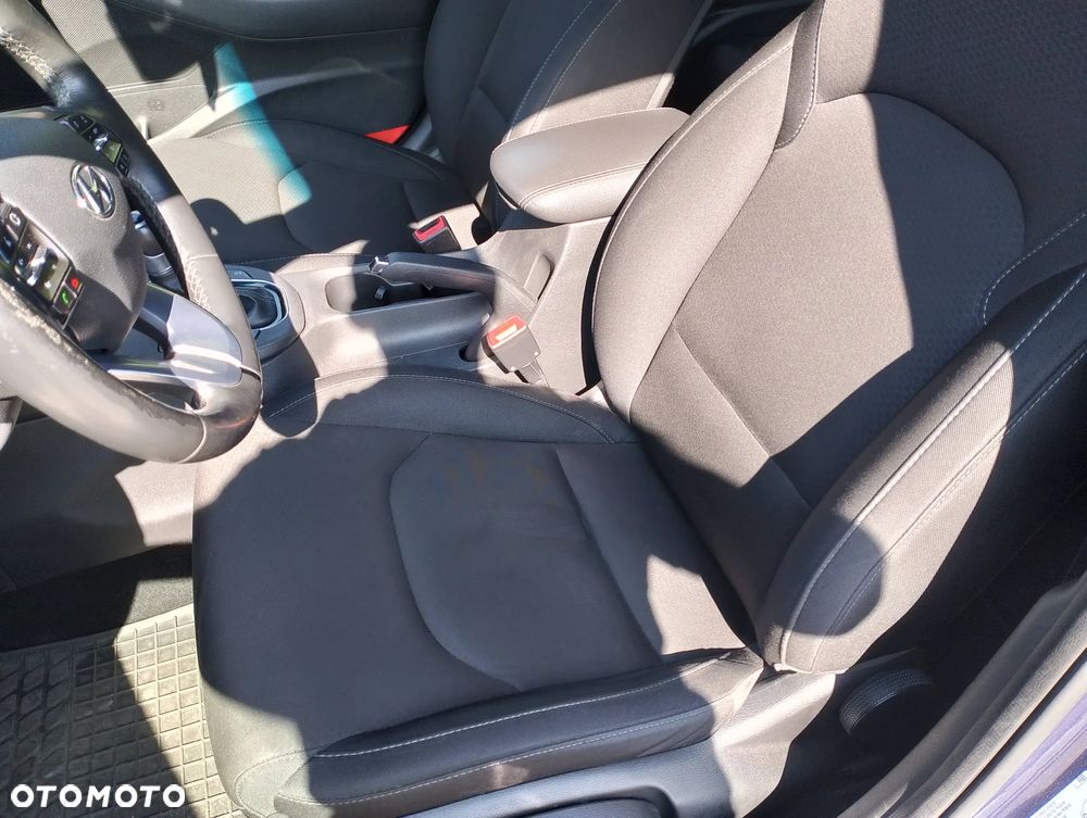 Hyundai i30 1.6 D Comfort DCT - 27