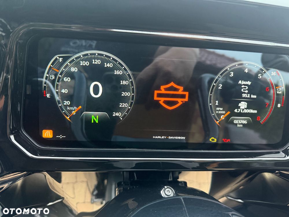 Harley-Davidson Touring Road Glide - 15