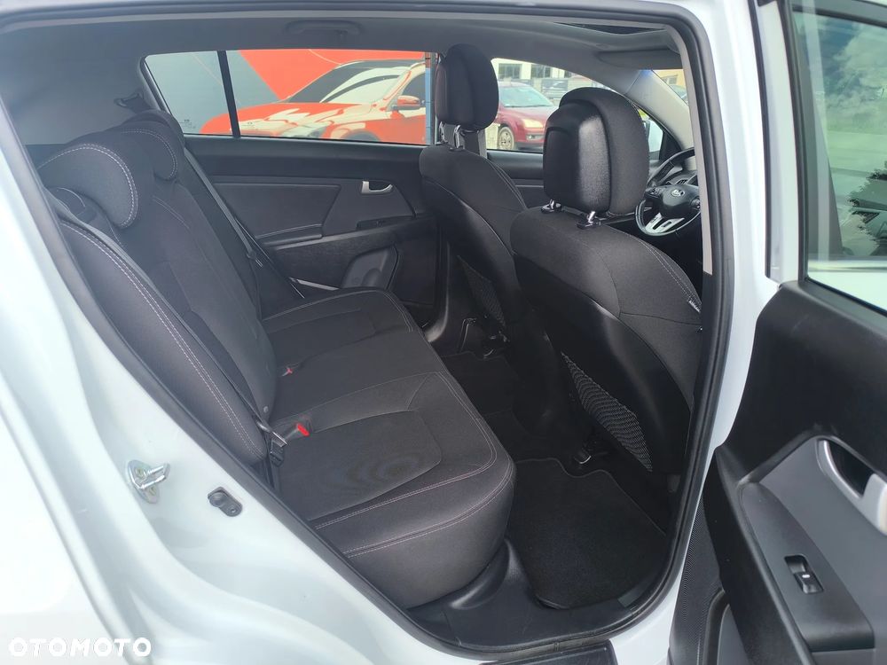 Kia Sportage 1.7 CRDI 2WD Dream-Team Edition - 21
