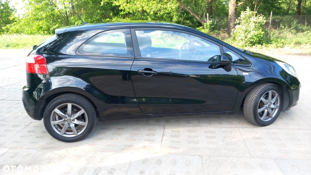 Kia Rio 1.2 Dream-Team Edition - 11
