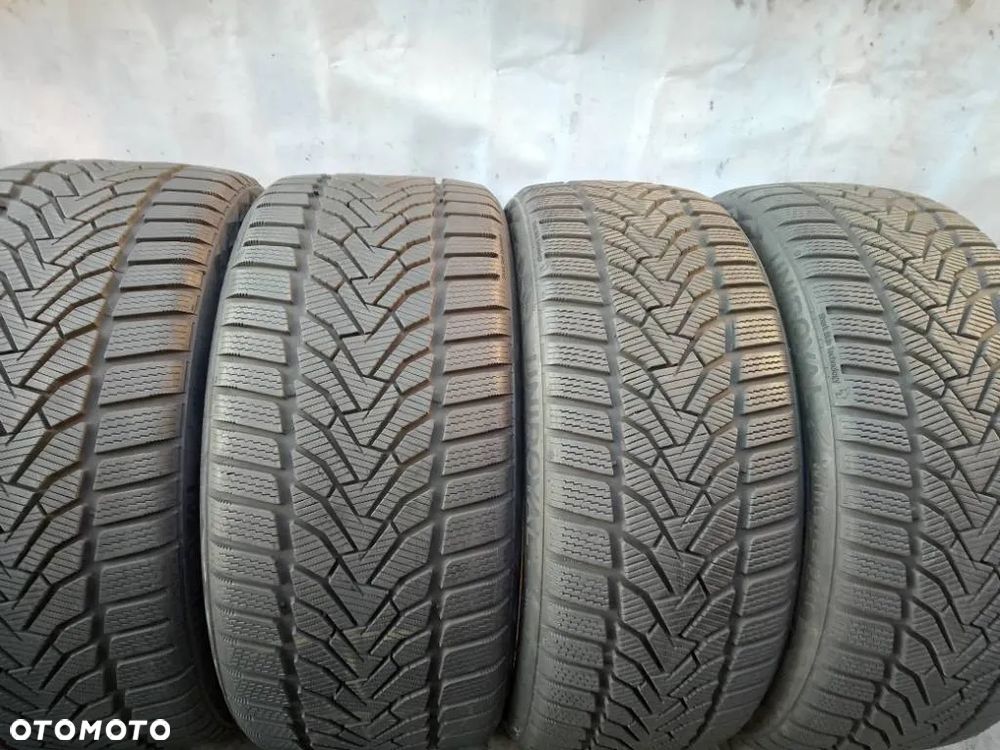 Uniroyal Winter Expert 255/35 R19 96V 225/40 R19 93W 2024 7.5-8mm - 1