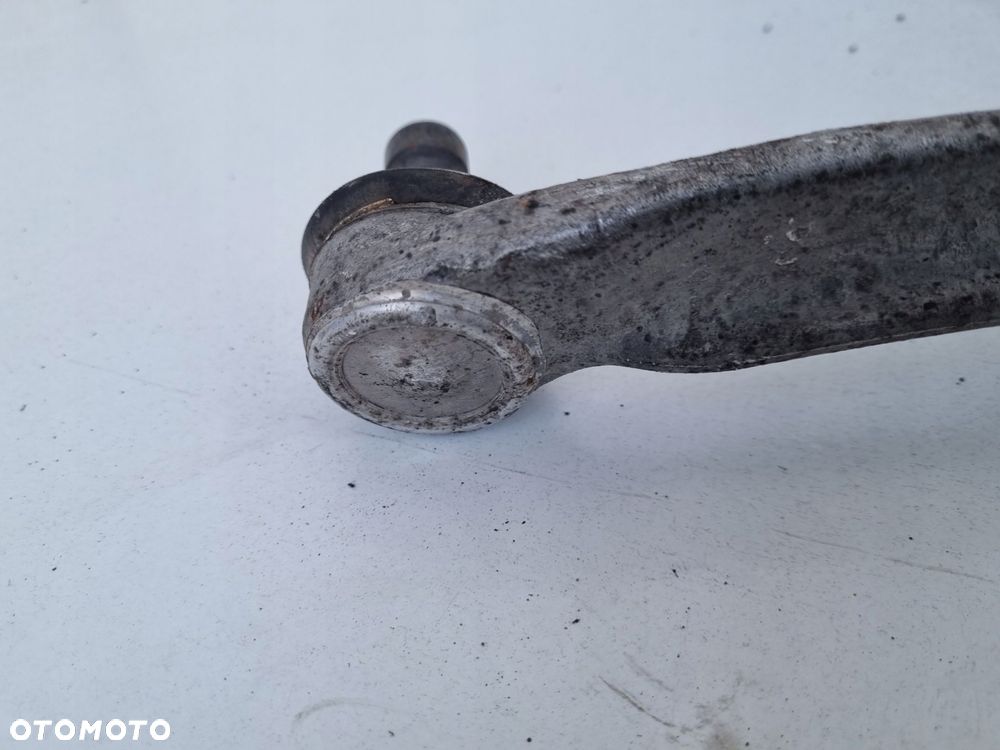 Audi A4 B5 Passat B5 PRZEDNI LEWY GÓRNY WAHACZ przód - 7