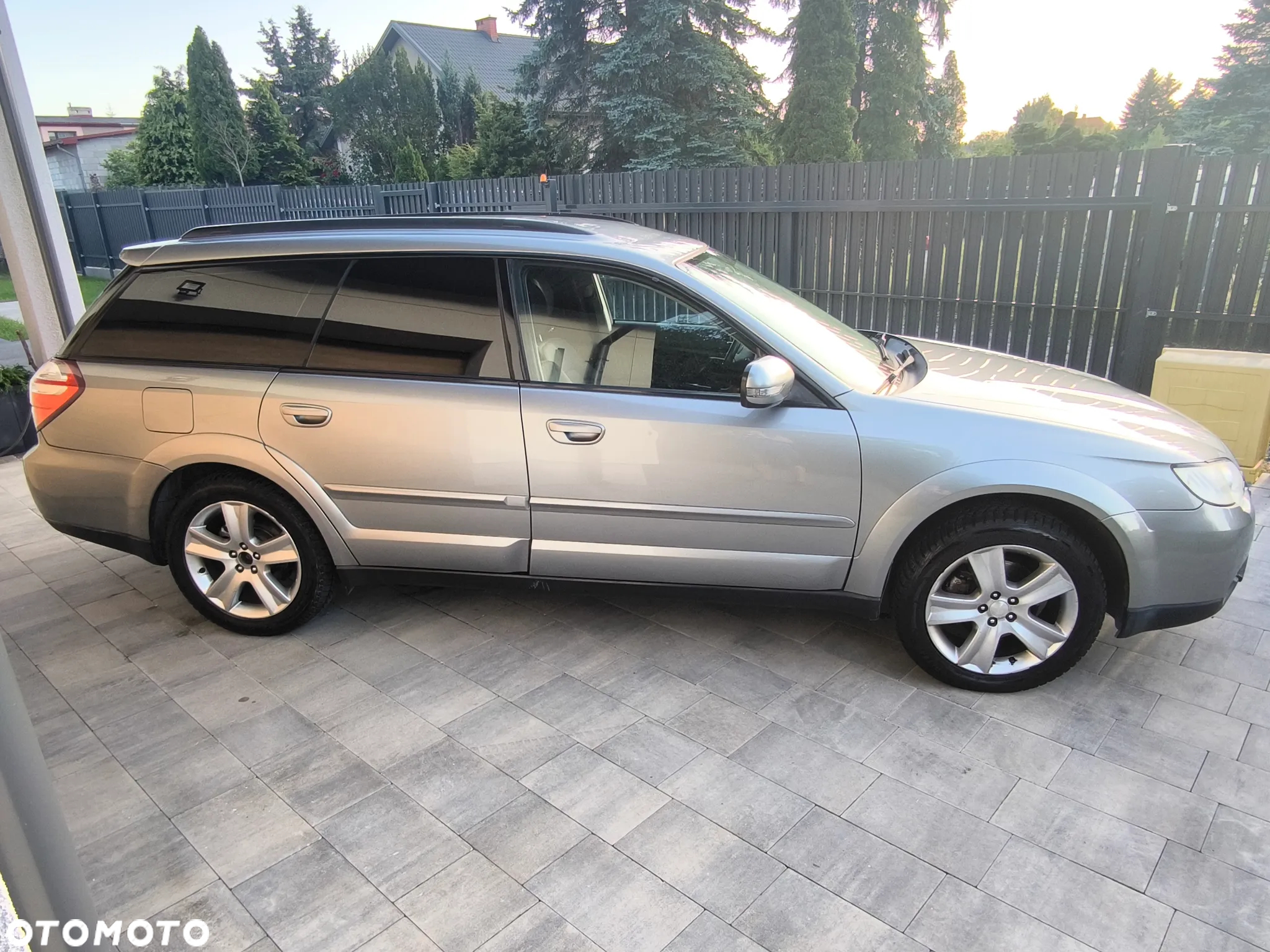 Subaru Outback 2.5 - 17