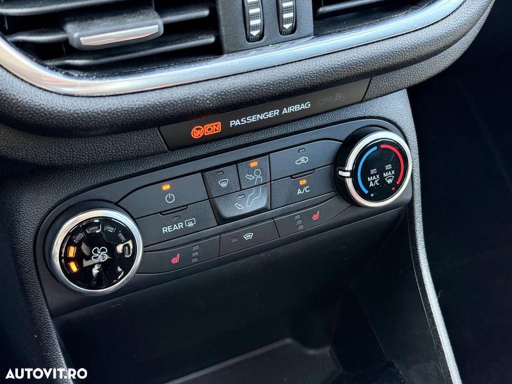 Ford Fiesta 1.1 S&S COOL&CONNECT - 16