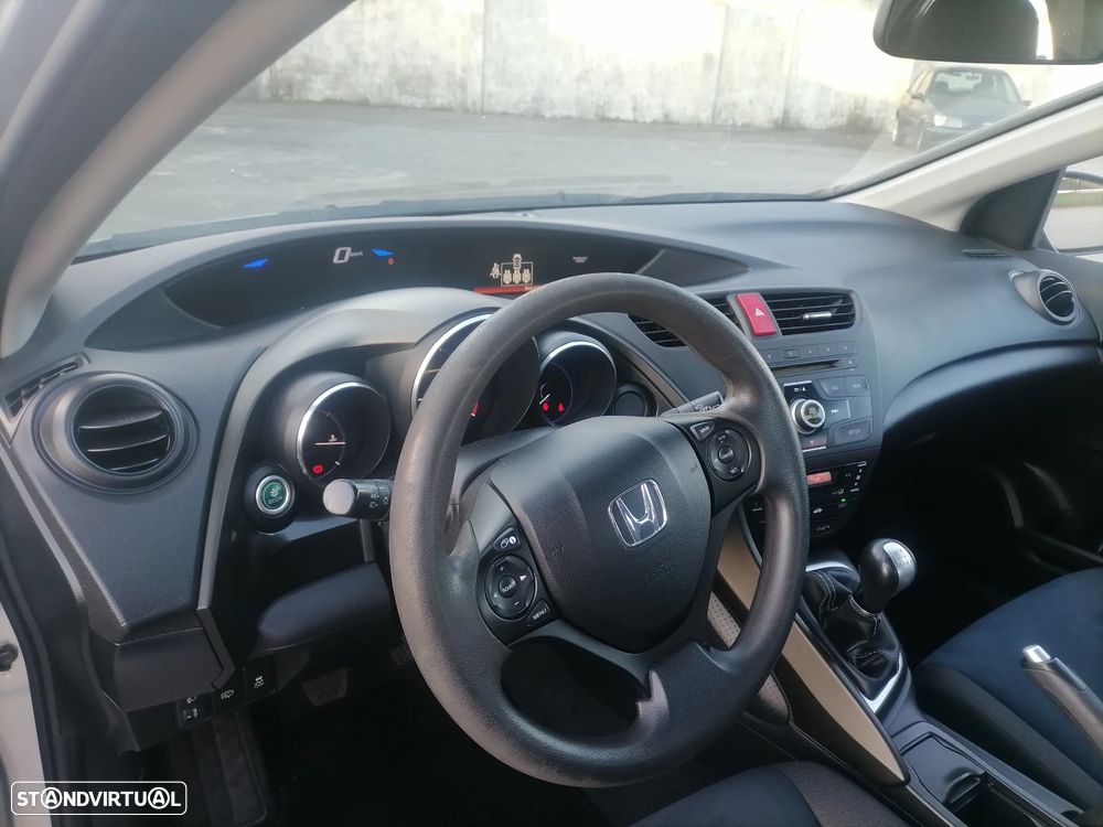Honda Civic 1.6 i-DTEC Comfort Black Edition - 10