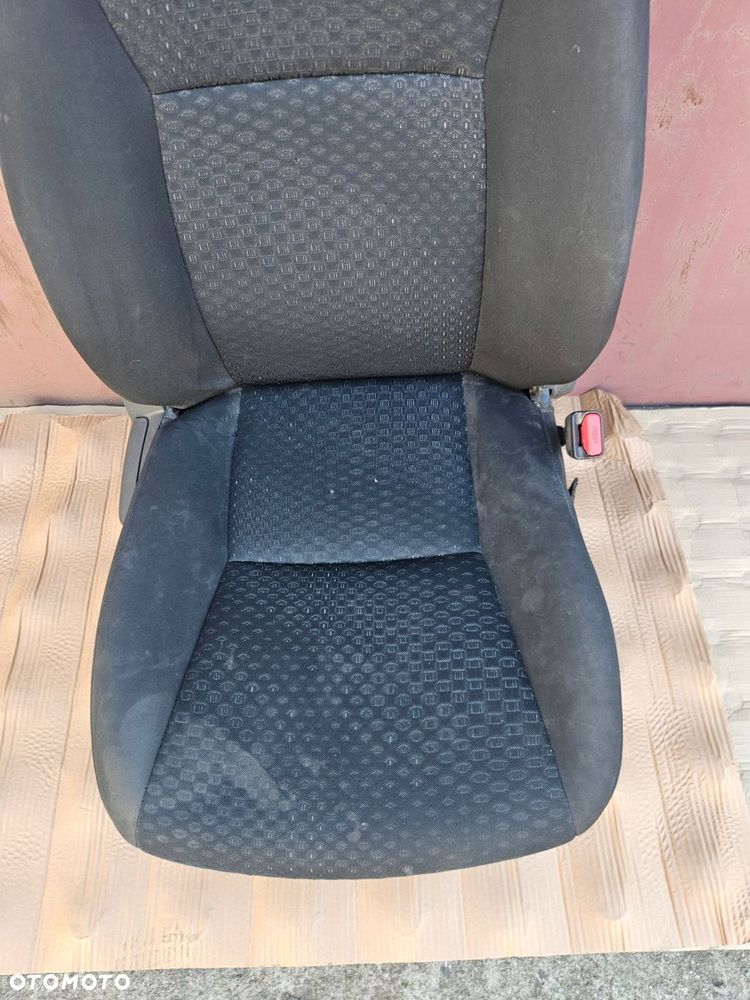 toyota verso 09-17 fotel prawy przód - 3