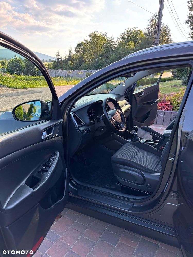Hyundai Tucson 1.7 CRDI BlueDrive TourdePologne 2WD - 10