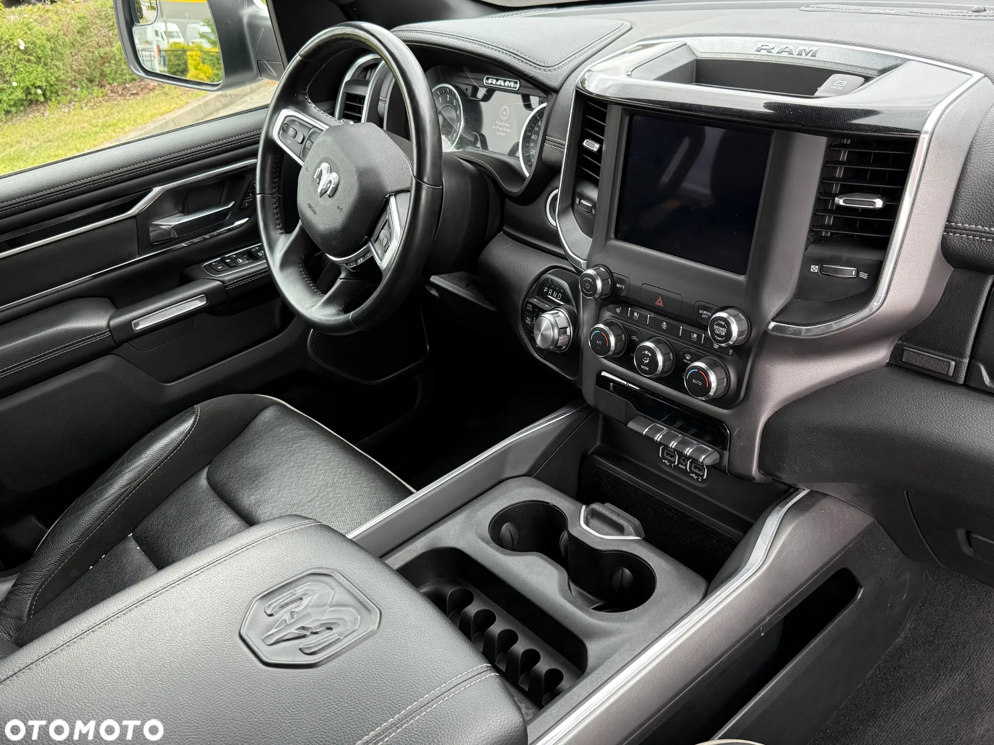 RAM 1500 Crew Cab Shortbed Laramie - 17