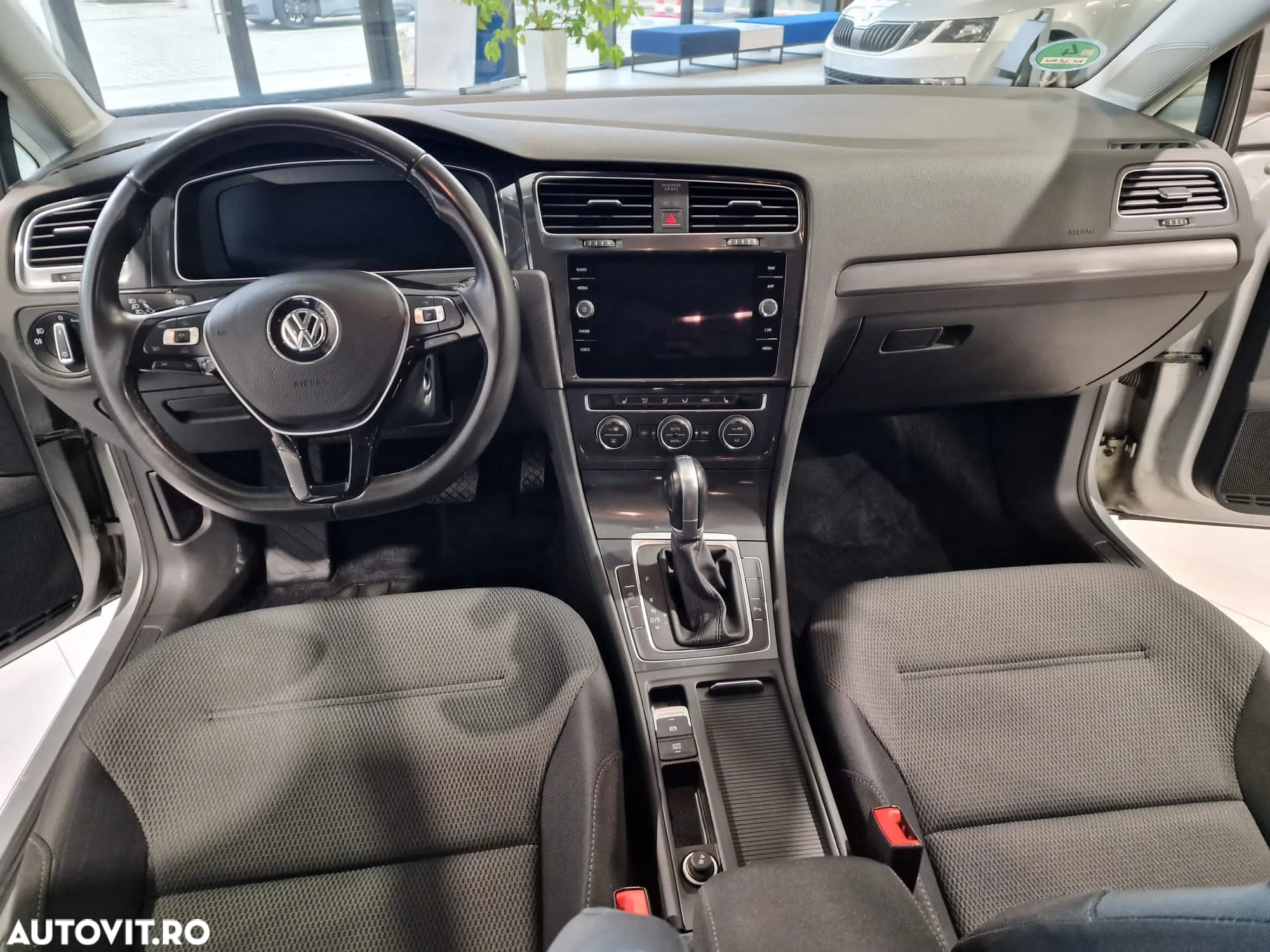 Volkswagen Golf 1.4 TSI BlueMotion Technology DSG Comfortline - 11