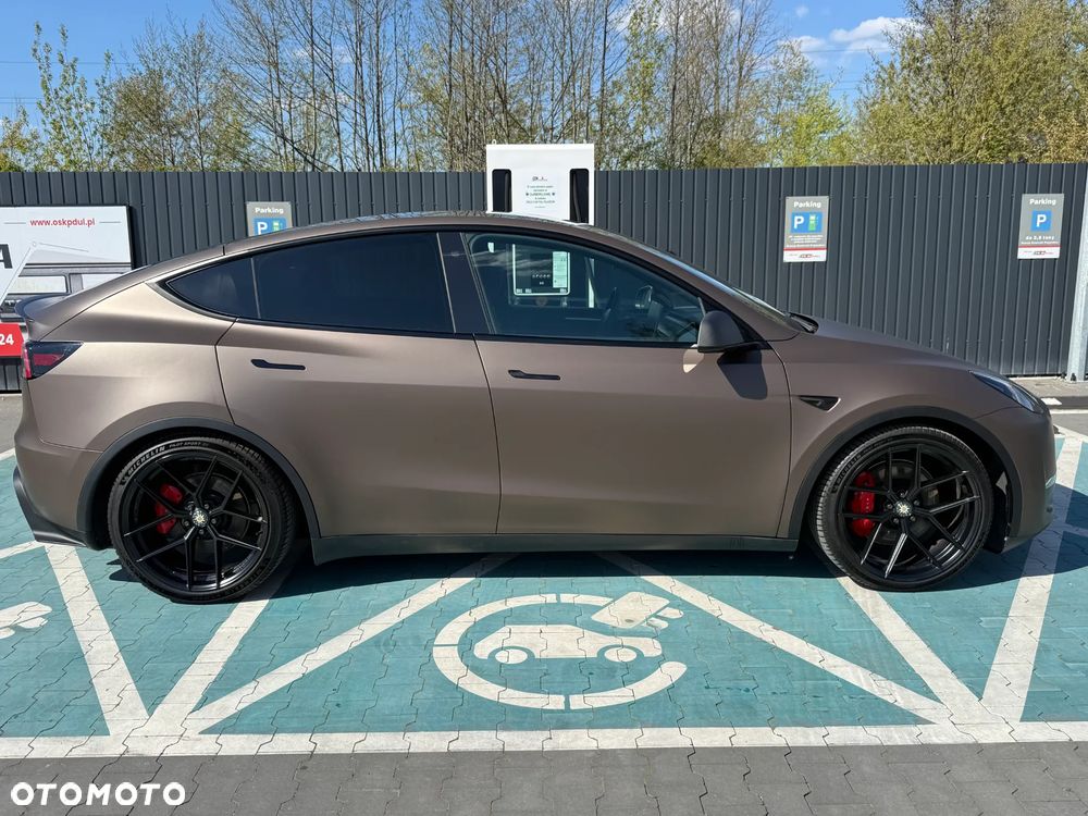 Tesla Model Y Performance Dual Motor AWD - 4