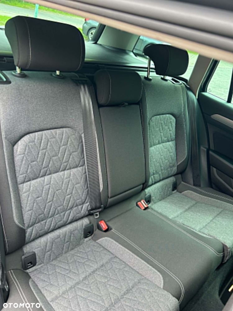 Volkswagen Passat 2.0 TDI SCR DSG Business - 13