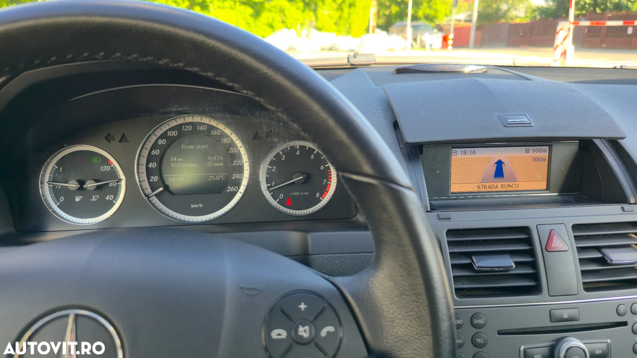 Mercedes-Benz C 200 T (BlueEFFICIENCY) Elegance - 23