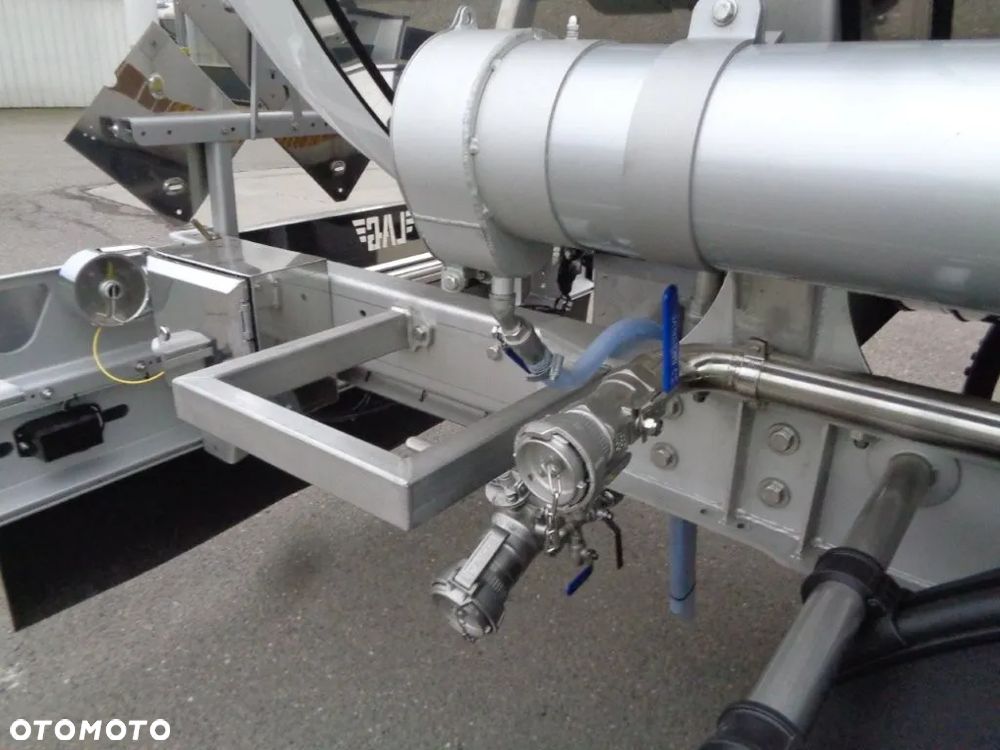 Lag - cysterna ADR / 30.000 L / DOSTĘPNE RÓWNIEŻ 34.000 L - 23