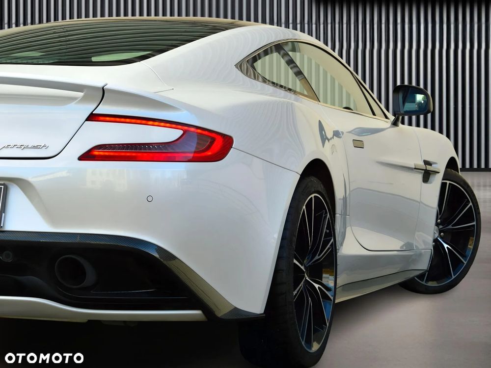 Aston Martin V12 Vanquish - 10