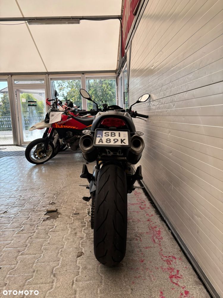 Ducati Monster - 32